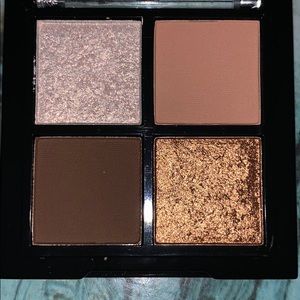HELLO BEAUTIFUL EYESHADOW PALETTE by Chela